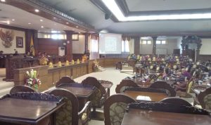 Fraksi Demokrat–NasDem DPRD Bali Usulkan Partisipasi Kabupaten Kota dalam Raperda Sempadan Pantai