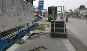 Aksi coret halte bus Pekanbaru dikecam, ini respons DPRD Aksi coret halte bus Pekanbaru dikecam, ini respons DPRD