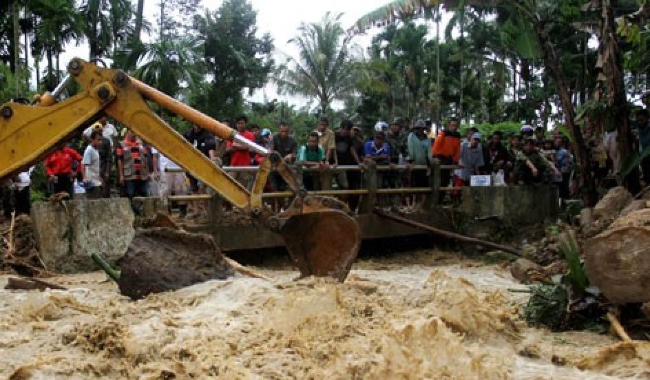 Bencana Banjir Bandang di Situbondo: Warga Terisolasi dan Kebutuhan Akses Darurat