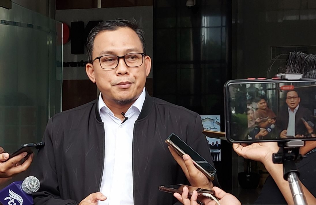 Hukum Rusman desak Polres periksa Ketua DPRD Soppeng Farid