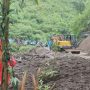 Akses Menuju Gunung Bromo Tertutup Total Akibat Longsoran Material
