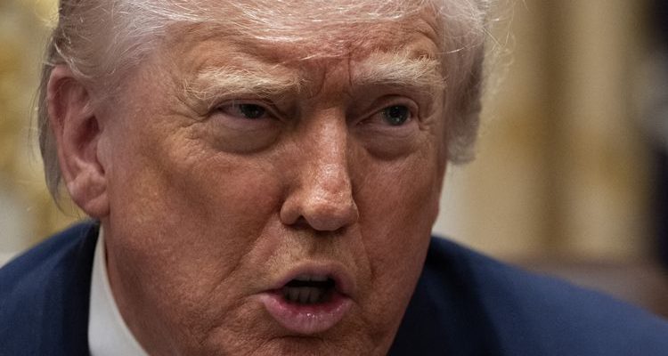 Trump larang investasi aset chip China