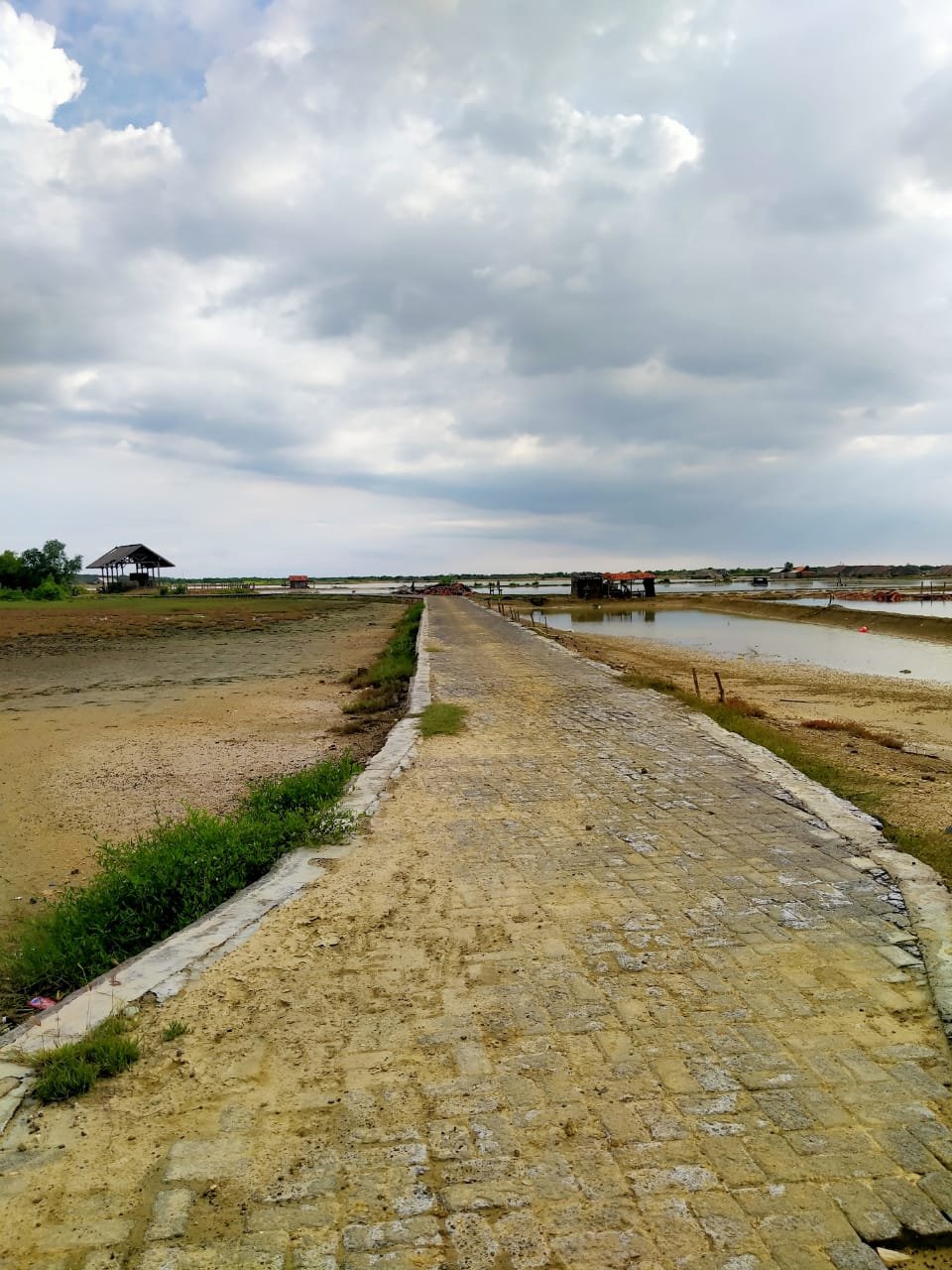 Peran Penting Regulasi dalam Pengelolaan Sumber Daya dan Bencana, Pendapat Akhir Dua Raperda Gubernur Jatim