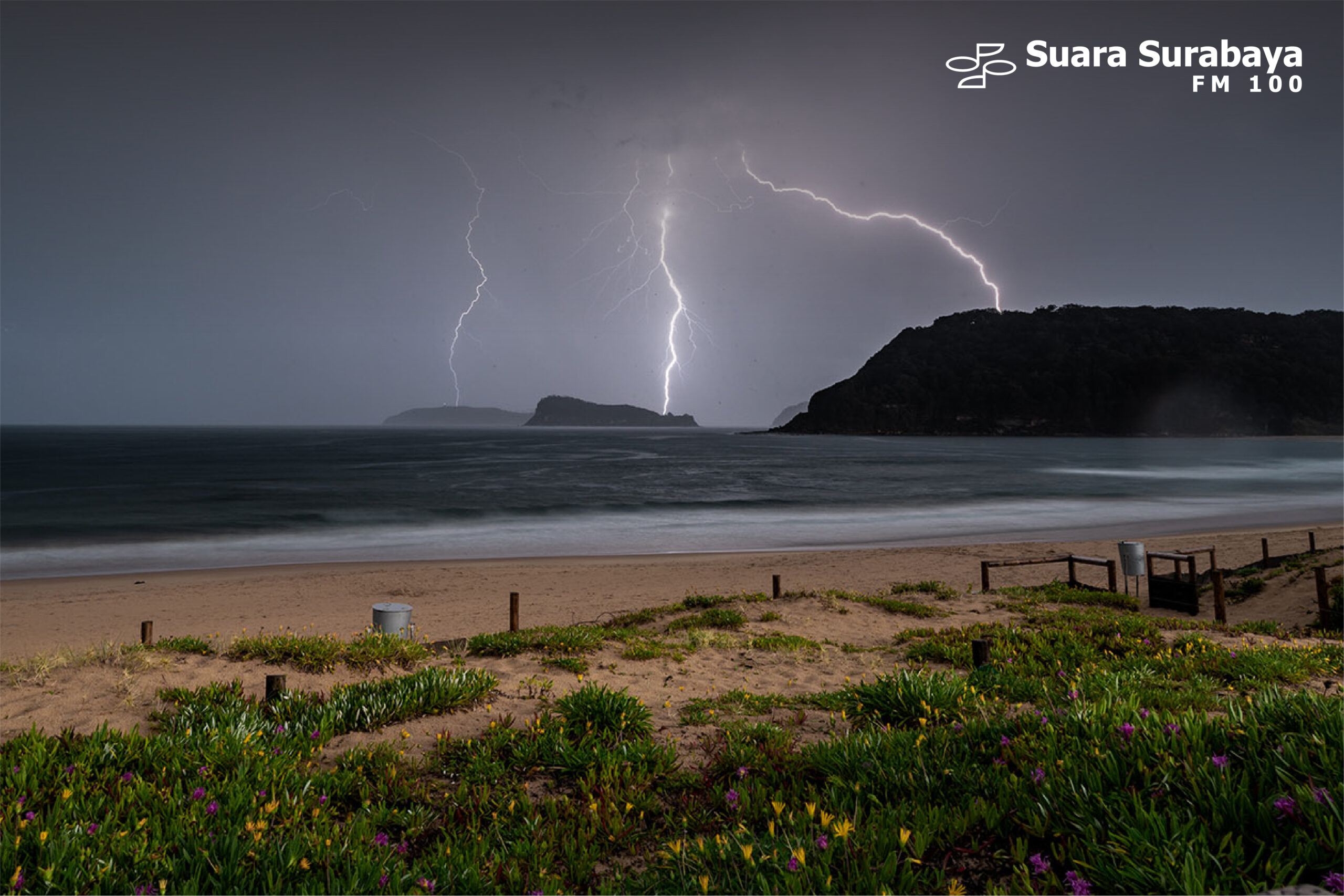 Prakiraan Cuaca Jawa Timur: Hujan Lebat dan Petir Mengguyur Sebagian Wilayah