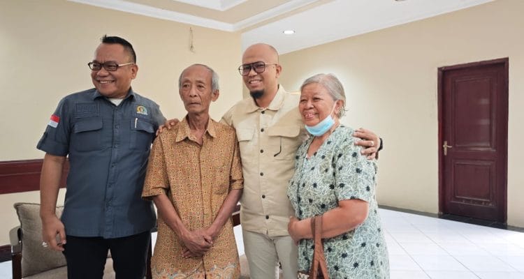 Tangis Keadilan Lansia 73 Tahun, Laporkan Dugaan Mafia Tanah ke DPRD Surabaya