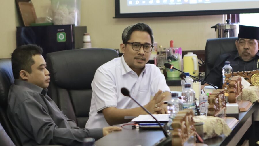 Inisiatif Pansus DPRD Surabaya untuk Membentuk Komite Khusus Pengembangan Kampung Cerdas