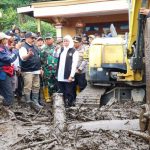 Gubernur Khofifah Cek Dampak Banjir di Situbondo, Sungai Lubawang Segera Diperbaiki