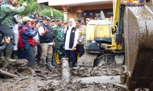 Gubernur Khofifah Cek Dampak Banjir di Situbondo, Sungai Lubawang Segera Diperbaiki