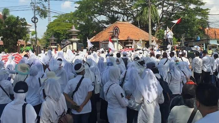 Ngluruk DPRD Pamekasan, Kebijakan P3K yang Menimbulkan Protes dari Tenaga Kesehatan