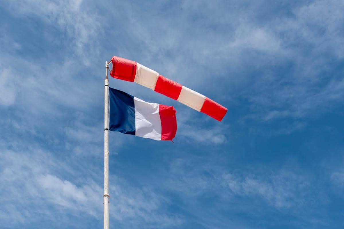 Prancis Larang Penggunaan Aplikasi Luar Negeri untuk Pejabat Pemerintah