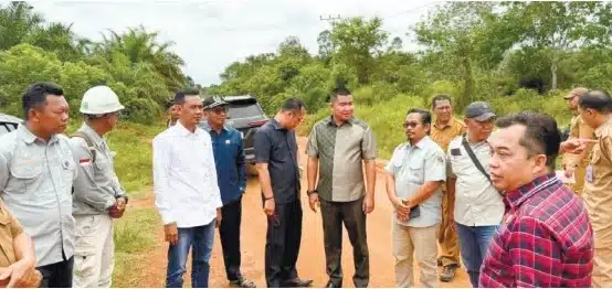 Masalah Jalan Menuju Puskesmas Tualan Hulu Mengundang Perhatian DPRD Kotim