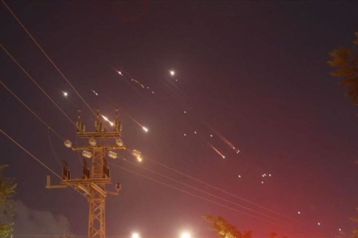 Pemimpin Tertinggi Iran Diungsikan Setelah Serangan Israel ke Teheran