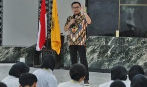 Prosesi Penghormatan Terakhir untuk Ketua DPRD Surabaya, Arif Fathoni: Pemimpin dengan Visi Jauh ke Depan