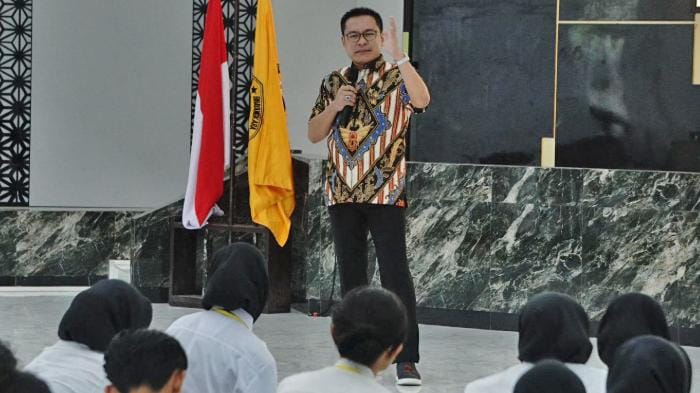 Prosesi Penghormatan Terakhir untuk Ketua DPRD Surabaya, Arif Fathoni: Pemimpin dengan Visi Jauh ke Depan