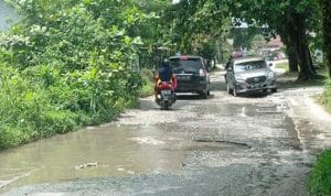 Reses Anggota DPRD Riau di Kelurahan Kulim, Warga Kecilang dengan Aktivitas PSK dan Jalan Berlobang