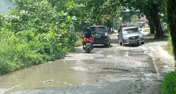 Reses Anggota DPRD Riau di Kelurahan Kulim, Warga Kecilang dengan Aktivitas PSK dan Jalan Berlobang