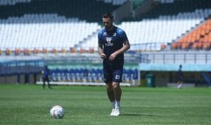 Kritik Marc Klok Terhadap Keputusan Wasit Usai Laga Persib Bandung vs Persebaya Surabaya Kritik Marc Klok Terhadap Keputusan Wasit Usai Laga Persib Bandung vs Persebaya Surabaya