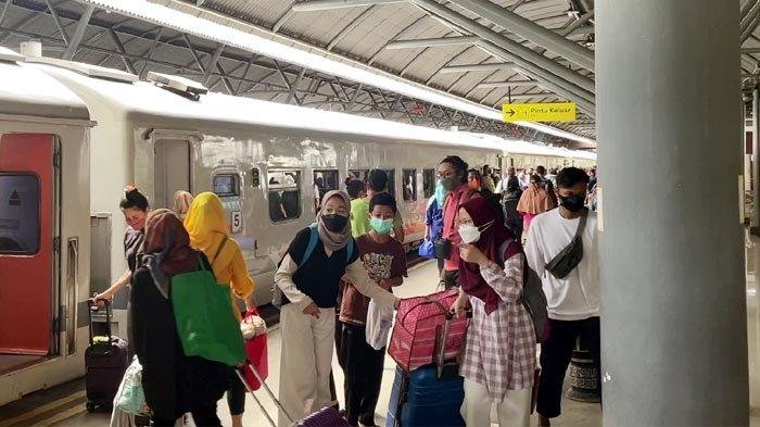 Stasiun Gubeng 552022