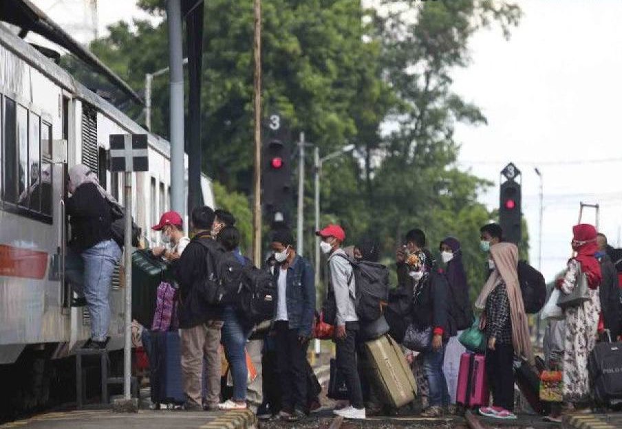 Persiapan Angkutan Lebaran 2026: KAI Daop 8 Surabaya Catat Tersisa 130 Ribu Kursi